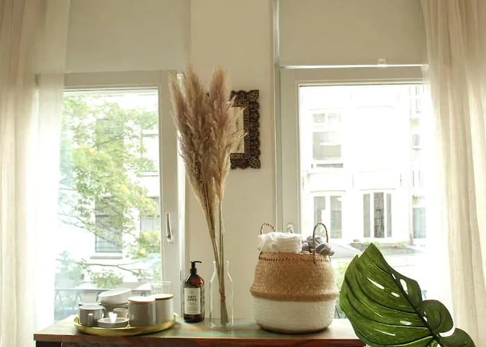 Raul Vlakbik Het Gogh Musem Couette-café Amsterdam