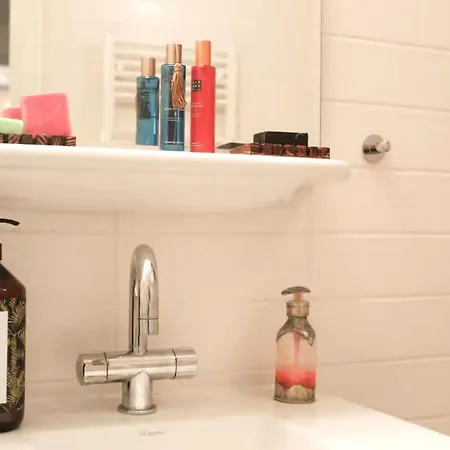 Raul Vlakbik Het Gogh Musem לינה וארוחת בוקר