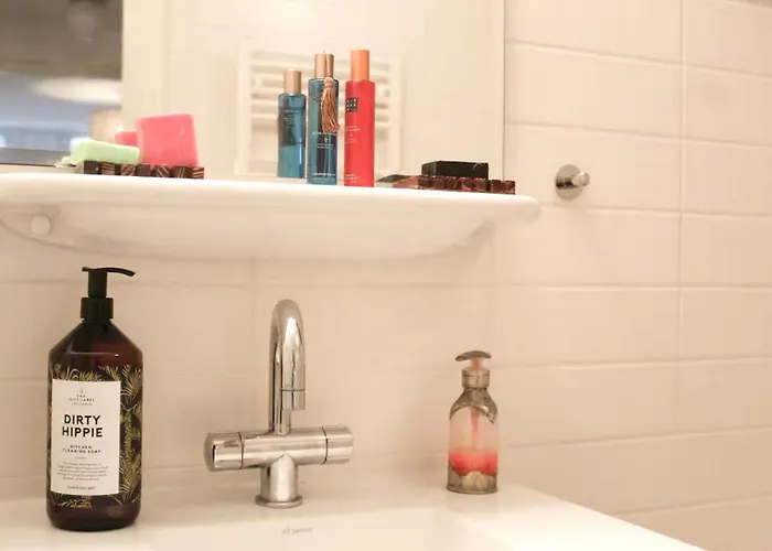 Raul Vlakbik Het Gogh Musem Panzió